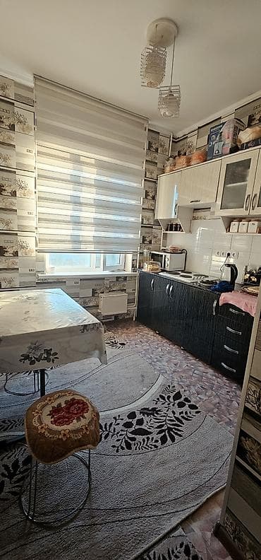 район 4 гор больницы: 3 комнаты, 63 м², 3 этаж, Косметический ремонт — 5