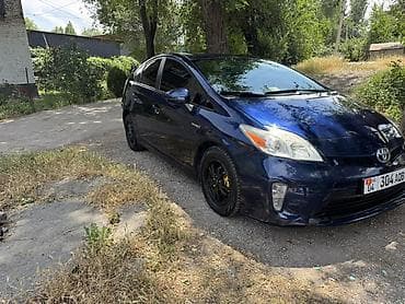 Продажа авто: Toyota Prius: 2014 г., 1.8 л, Вариатор, Гибрид, Хэтчбэк — 3