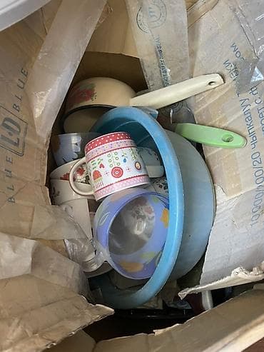 домашние вещи: Набор хозяйственных и бытовых вещей одним лотом: - Домкрат — 5