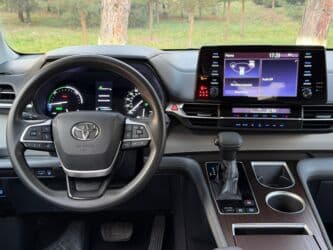 покрышка 17 5: Toyota Sienna: 2021 г., 2.5 л, Вариатор, Гибрид, Минивэн — 8