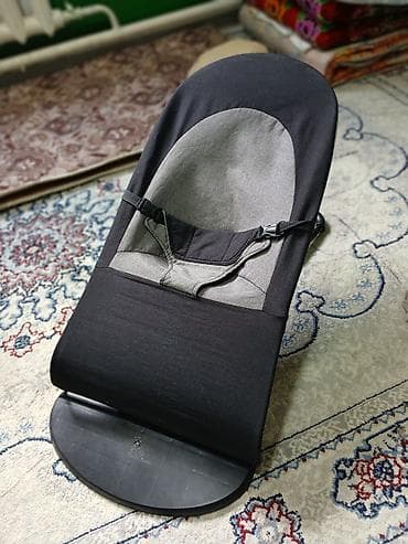 Детский шезлонг, Качалка, Другой материал, цвет - Черный at lalafo.kg Детский шезлонг, Качалка, Другой материал, цвет - Черный