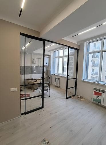 Пластиковое окно на заказ, Тип окна: Стандартные, Декоративные особенности: Фрамуга, Платная установка, Без рассрочки