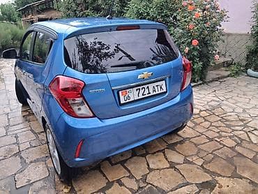 Транспорт: Chevrolet Spark: 2017 г., Механика, Хэтчбэк — 2