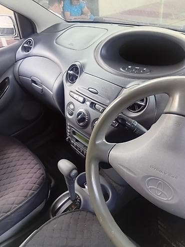 габарит: Toyota Yaris: 2000 г., 1.3 л, Автомат, Бензин, Хэтчбэк — 6
