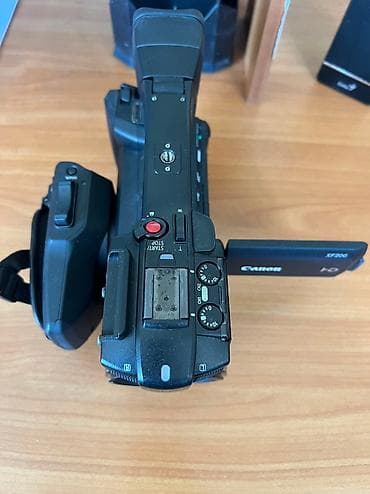 купить профессиональный фотоаппарат: Продаю профессиональную видеокамеру Canon XF 200 с сумкой — 4