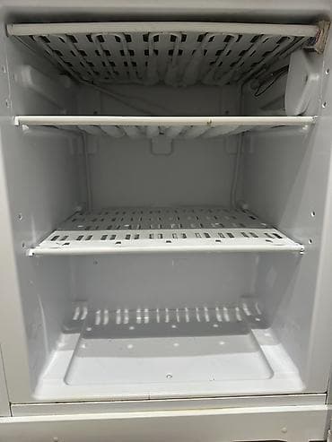 mini refrigerator: Холодильник Hotpoint Ariston, Б/у, Двухкамерный, De frost (капельный), 60 * 170 * — 4