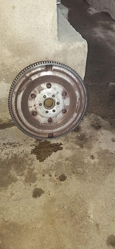 Детали двигателя и моторы в сборе: Маховик Volkswagen 2003 г., Б/у — 2