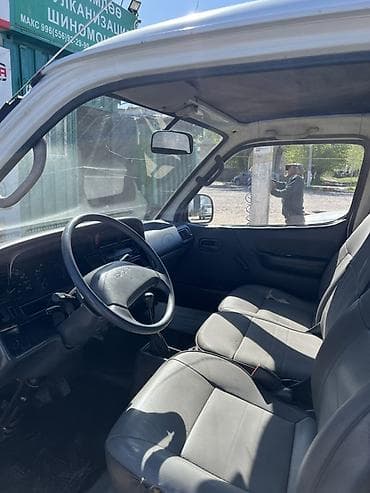 Toyota Hiace: 1993 г., 2.4 л, Ручные, Бензин, Бус