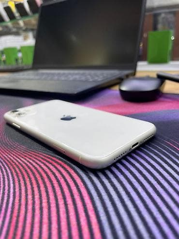 apple 13 pro max: IPhone 11, Б/у, 128 ГБ, Белый, Чехол, 89 % — 1