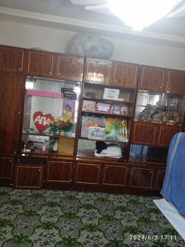 маленький газ: Гарнитур для зала, Б/у, Самовывоз — 1