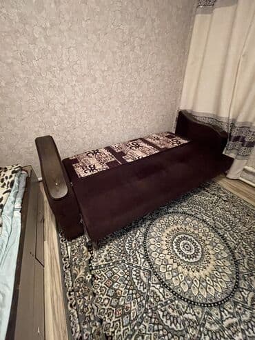 детский письменный стол для двоих: Раскладной диван, Б/у — 5