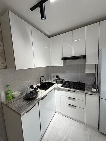 osh flat: Срочно сдается 2 комнатная квартира 43м2 8-микрорайон, 5/5 этаж Свежий — 3