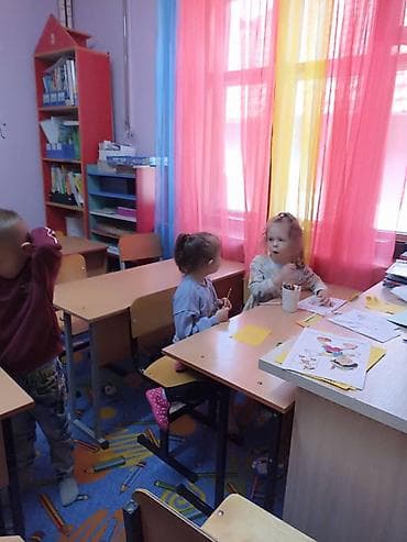 стол для чтения: Детские развивающие занятия и подготовка к школе - Небольшие группы — 2