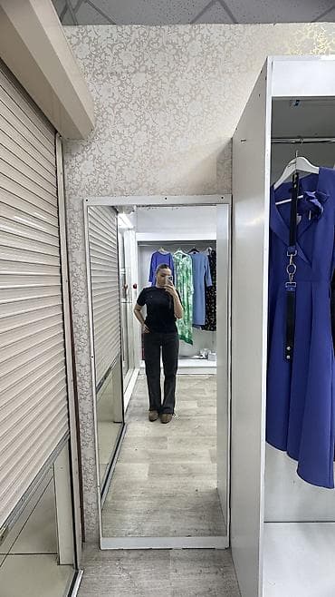 продаю магазин ош базар: Продается Бутик Срочно Адрес: Торговый Центр Караван 2 этаж — 5