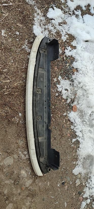 усилитель бампера: Усилитель бампера Subaru, Б/у, Оригинал — 1