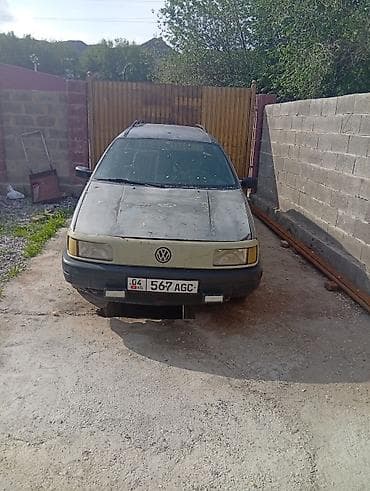 Volkswagen Passat Variant: 1990 г., 1.8 л, Механика, Бензин, Универсал