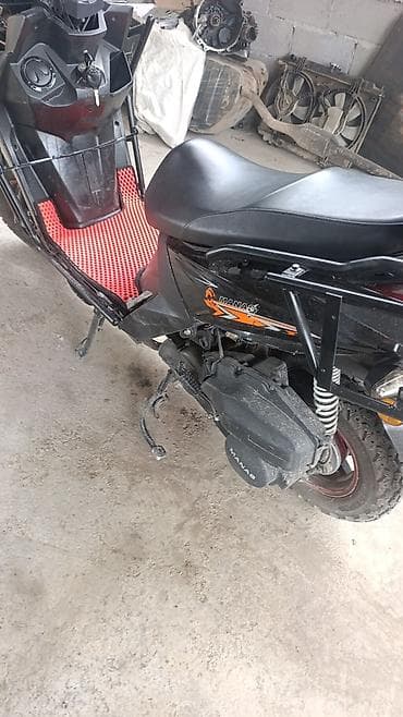 daihatsu boon: Скутер Manas (бензиновый) - Городской/туринговый скутер с агрессивным — 3