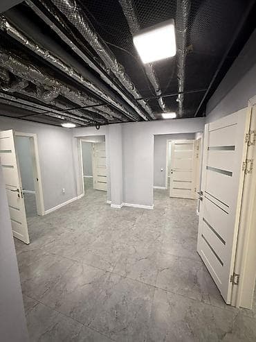 18: Аренда офисов, 115 м², В жилом комплексе, 1 линия, С отдельным входом, С отдельным сан узлом — 1