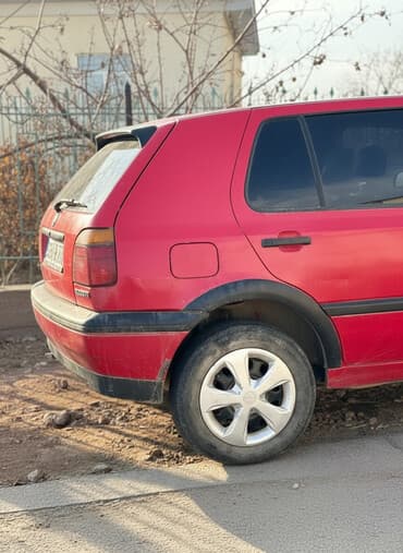 крыло нексия 1: Volkswagen Golf: 1993 г., 1.6 л, Механика, Бензиновая, Хэтчбэк — 2