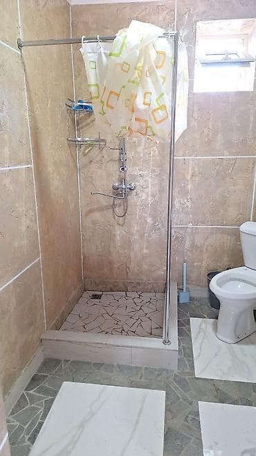 hotel ош: Гостевой номер с уютным двориком и зелёной террасой на 50 — 8