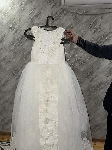 обувь женские бу: Детское платье, цвет - Белый, Б/у — 1