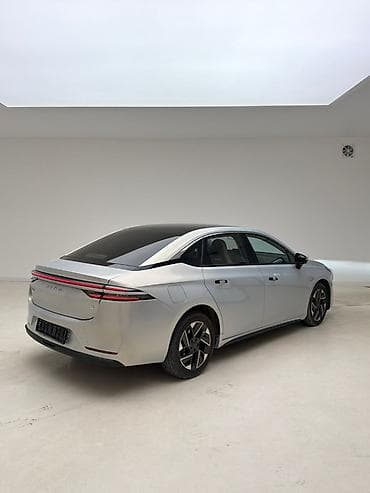 GAC: Электромобиль GAC Aion S Plus, серебристый седан Основные — 5