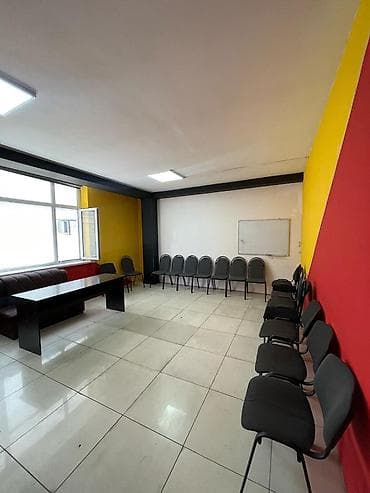 компьютерный клуб в аренду: Аренда офисов, 36 м², В торговом центре, 1 линия, С отдельным сан узлом — 2