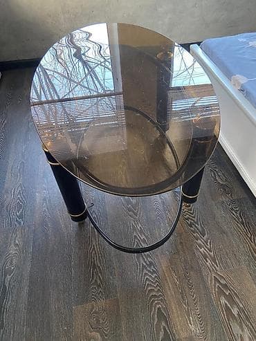 Раскройные столы: Овальный журнальный/прикроватный столик с тонированной стеклянной — 1