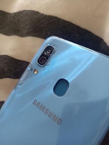 lg v10: Samsung Galaxy A30, Б/у, 64 ГБ, цвет - Синий, 2 SIM — 4