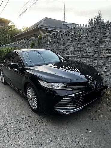 Toyota Camry: 2018 г., 2.5 л, Автомат, Бензин, Седан