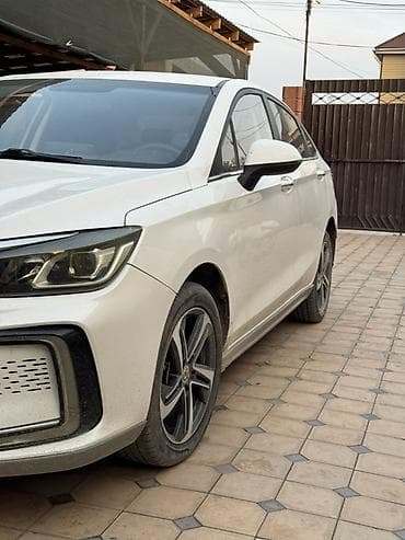 машина электрические: BYD : 2019 г., Автомат, Электромобиль, Седан — 2