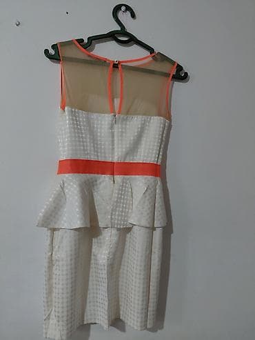 Личные вещи: Платье-футляр с баской и полупрозрачной верхней кокеткой. - Цвет — 2