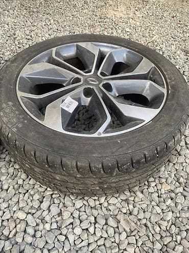 диски на 210: Литой диск с шиной 18" - Диаметр диска: 18" - Разболтовка: 5 — 2