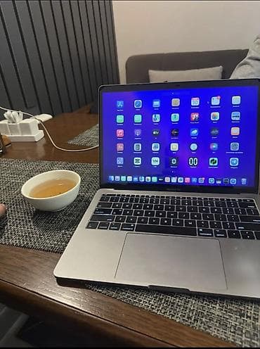 дисплей samsung а51: Ноутбук, Apple, 8 ГБ ОЗУ, Apple M1, 13.3 ", Б/у, память SSD — 2