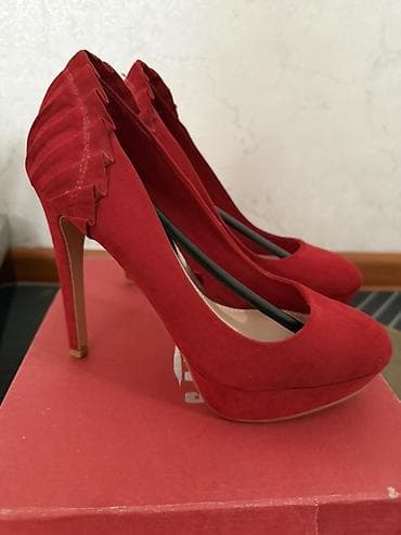 куплю берцы: Новые Туфли-лодочки Bershka - Цвет: насыщенно-красный - Материал — 3