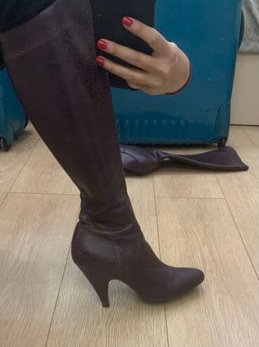 сапоги из натурального меха и кожи: Сапоги ботфорты, длина до колен, р 38-39, натуральная кожа, состояние — 3