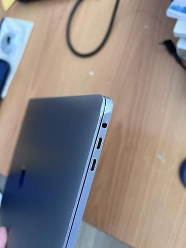 mac pro: MacBook Pro 15" (2018) - Диагональ экрана: 15 дюймов, Retina - — 6