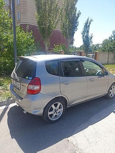 Honda Fit: 2003 г., 1.5 л, Автомат, Бензин, Хэтчбэк