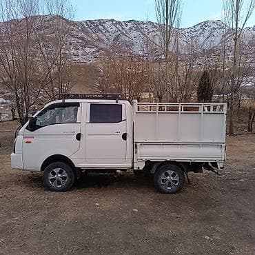 santafe 2016: Hyundai Porter: 2018 г., 2.5 л, Механика, Дизель — 2