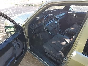 р 19: Mercedes-Benz W124: 1990 г., 2.6 л, Механика, Бензин, Седан — 2