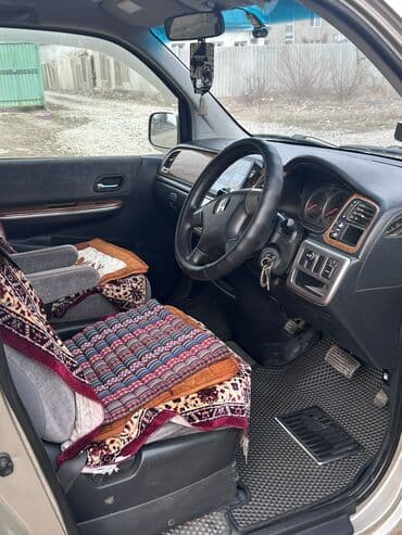 дом на обмен: Honda Stepwgn: 2005 г., 2 л, Автомат, Бензиновая, Минивэн — 7