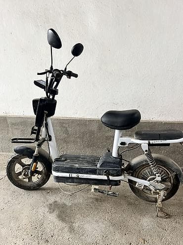 скутер 1: Электровелосипед/электроскутер городского типа с платформой для ног и — 1