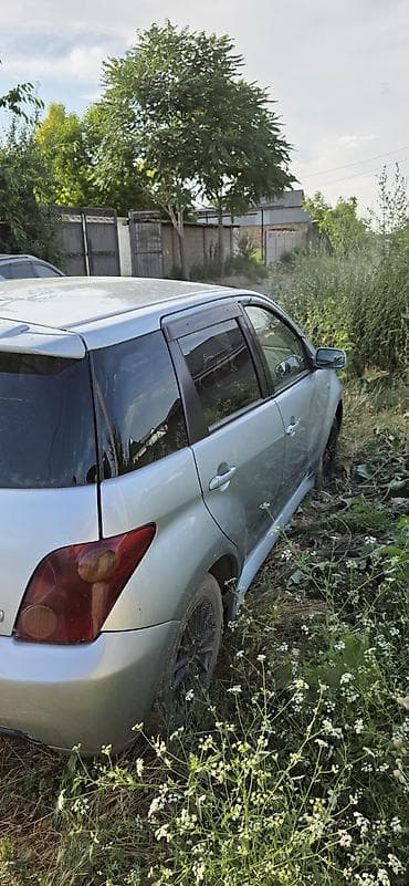 small car: Toyota Ist: 2004 г., 1.5 л, Автомат, Бензин, Хэтчбэк — 5