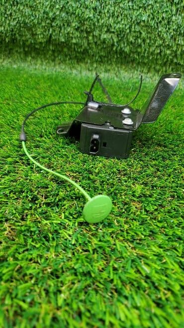 e39: Замок лючка бензобака Bmw E39 ​ Марка: BMW Кузов: E39 ​год 2000 Номер — 4