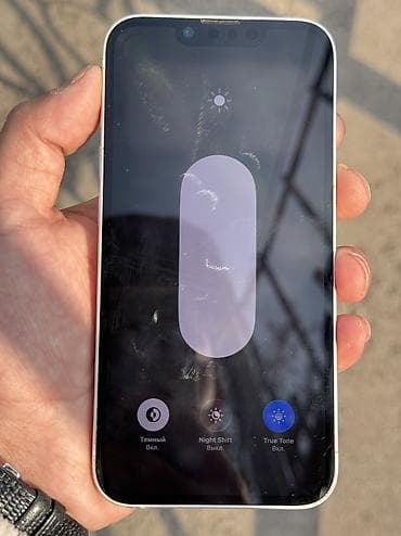 2k 4k: IPhone 14, Б/у, 128 ГБ, Белый, Чехол, 80 % — 3