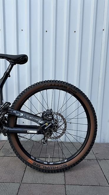 Велосипеддер: 2023 YT Tues Core 2 Wheel Size 27.5" Вилка RockShox BoXXer Select — 9