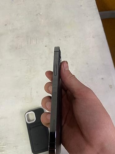 чехол на 12 pro: IPhone 12 Pro, Б/у, 256 ГБ, Графит, Чехол, 75 % — 5