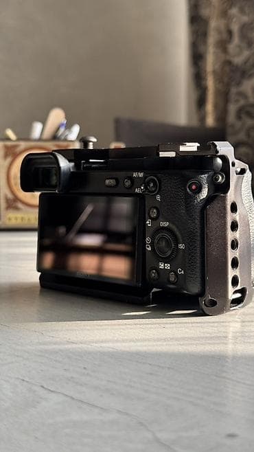 memory stick: Беззеркальная камера Sony A6600 в защитной клетке +батарейка — 10