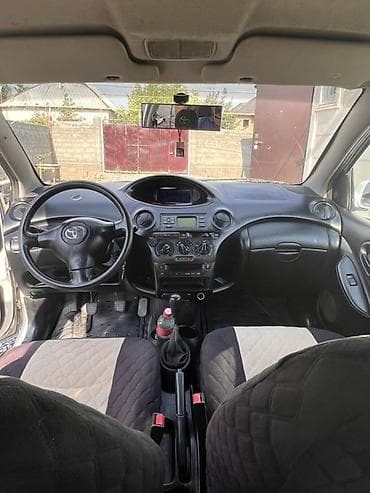 Продажа авто: Toyota Yaris: 2005 г., Механика, Бензин, Хэтчбэк — 9