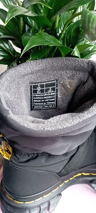 Ботинки и ботильоны: Зимние сапоги Dr. Martens в оригинале. - Размер: 37 - Цвет: черный - — 5